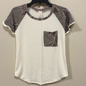 7th Ray short sleeve top small